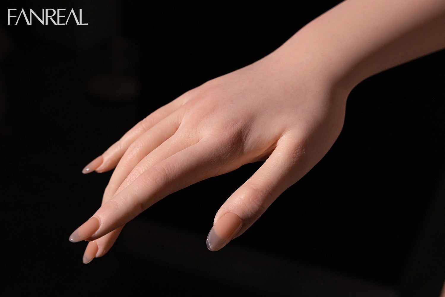 MO seksinukke (FanReal Doll 155 cm f-cup silikoni)