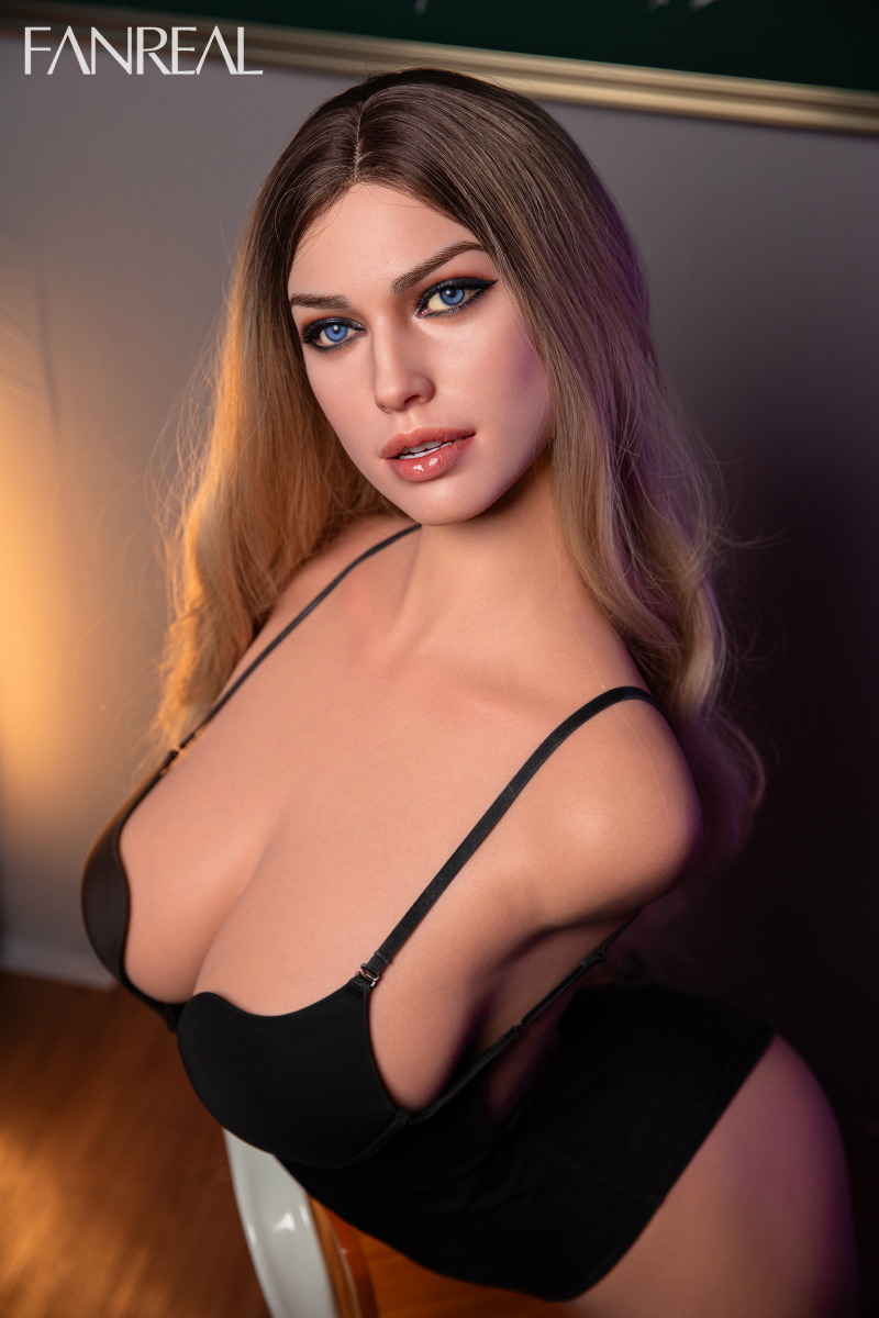 Della -vartalo seksinukke (FanReal Doll 111cm f-cup RST silikoni)
