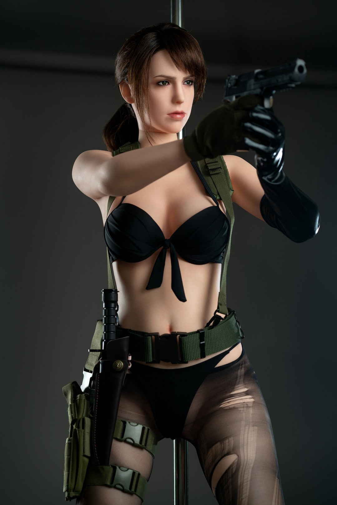 Hiljainen seksinukke (Game Lady 168cm E-cup Nro 13 silikoni)