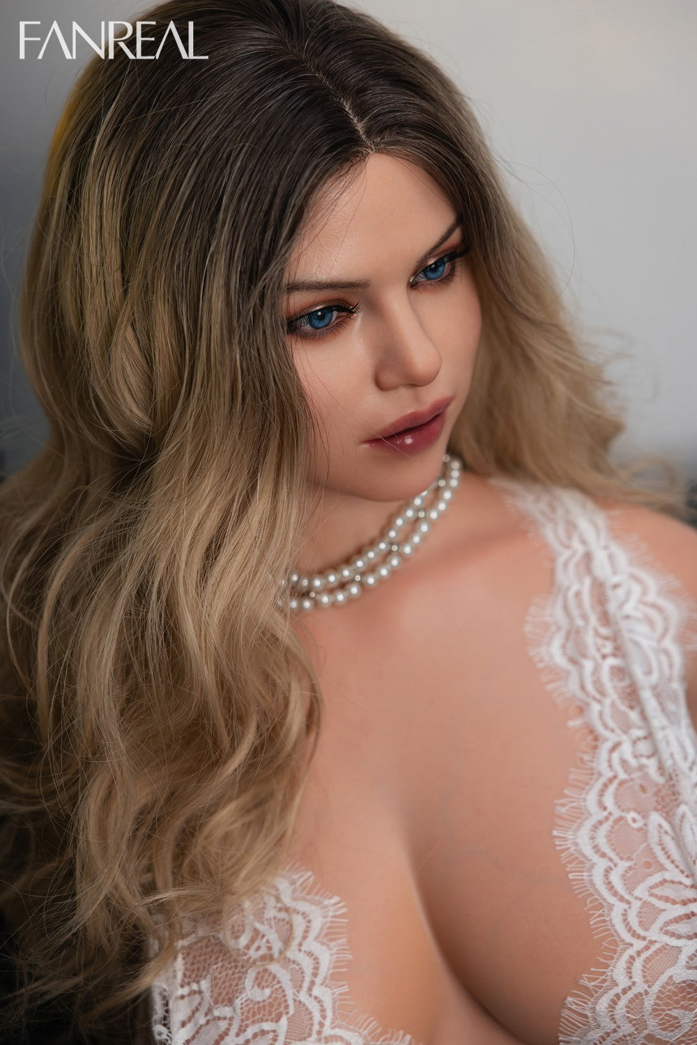 Carlee -vartalo seksinukke (FanReal Doll 95 cm G-cup silikoni) EXPRESS