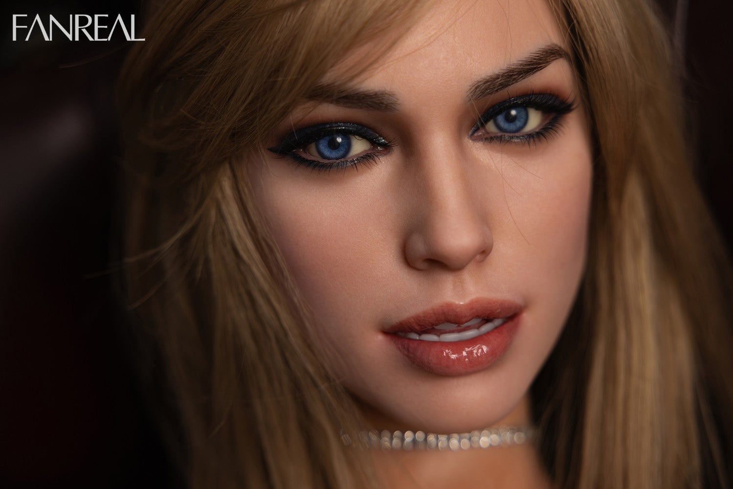 Della seksinukke (FanReal Doll 170 cm D-cup silikoni)