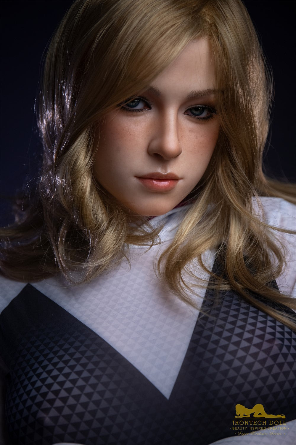 Gwen seksinukke (Irontech Doll 167 cm E-cup S38 silikoni)