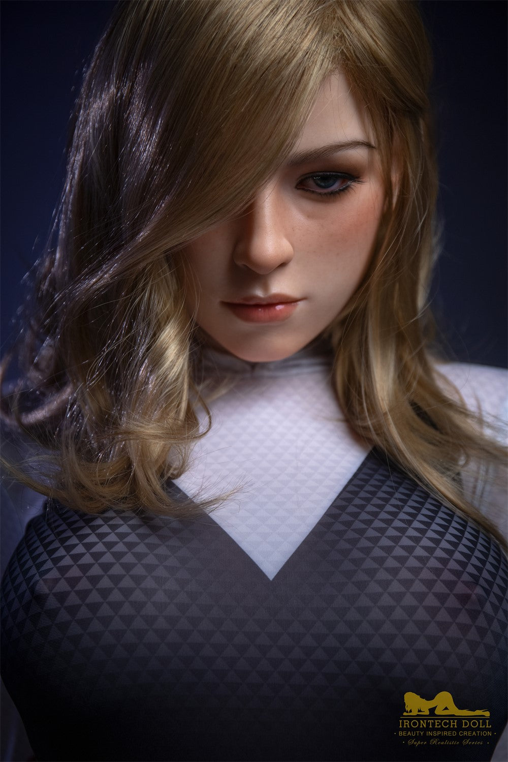 Gwen seksinukke (Irontech Doll 167 cm E-cup S38 silikoni)
