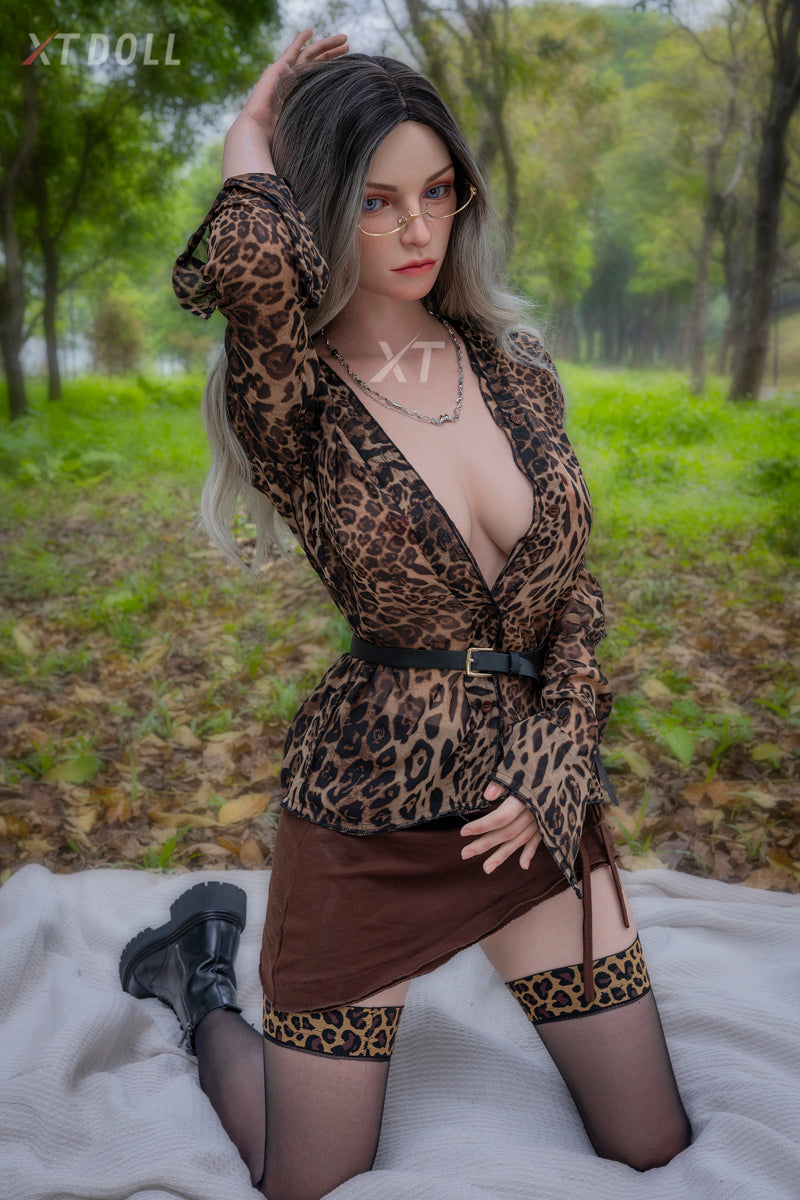 Melanie Sexdocka (XT Doll 165cm E-Kupa #XT-15-B Silikon)
