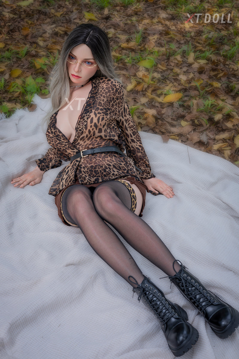 Melanie Sexdocka (XT Doll 165cm E-Kupa #XT-15-B Silikon)