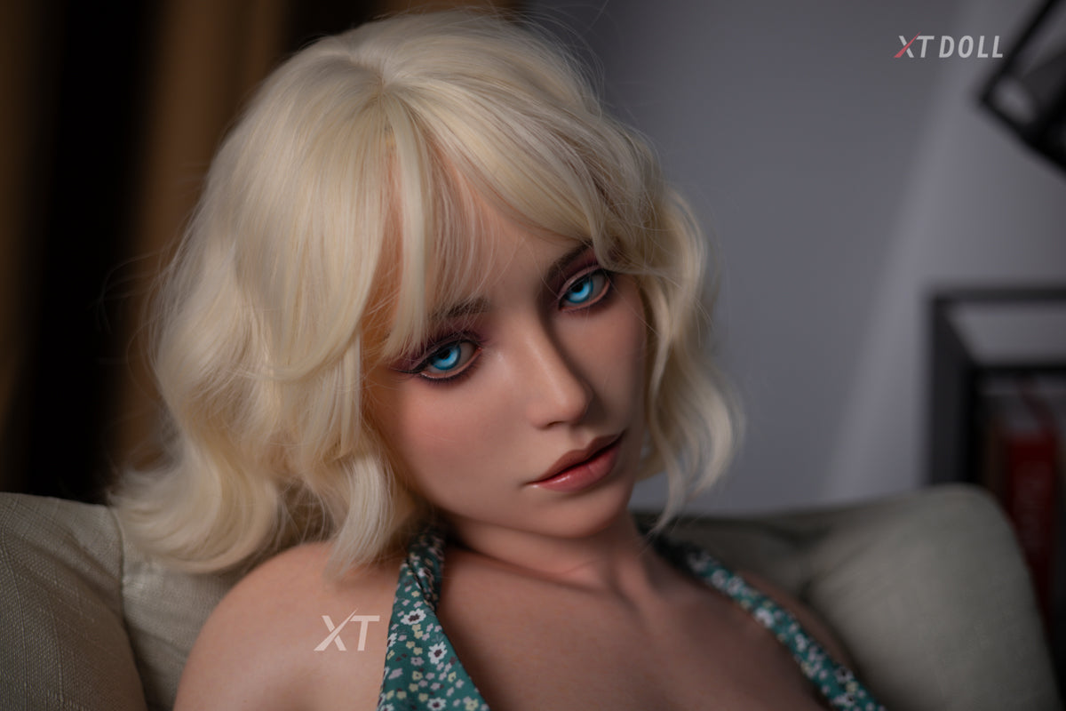 Carey seksinukke (XT Doll 160 cm h-cup #XT-2-C silikoni)