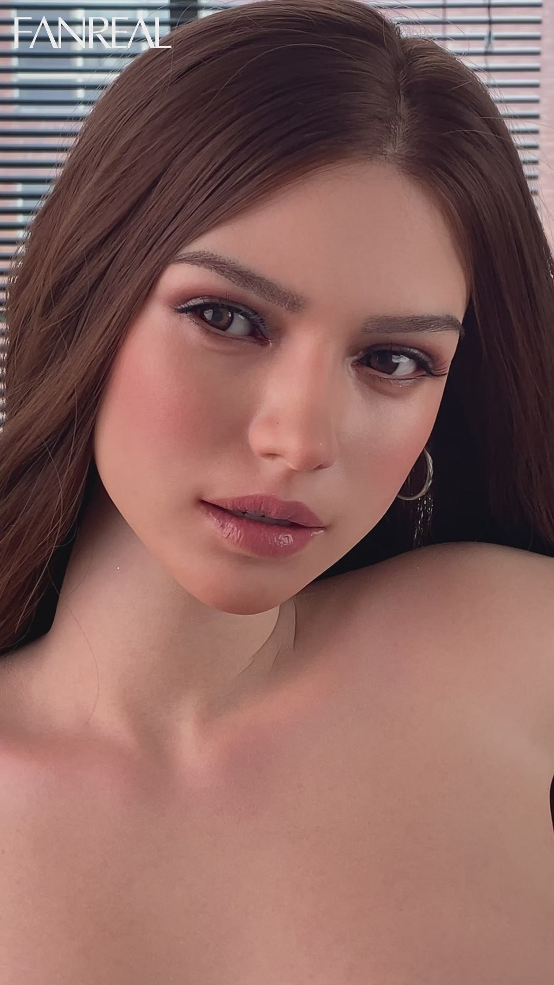 Mirella seksinukke (FanReal Doll 166cm J-cup silikoni)