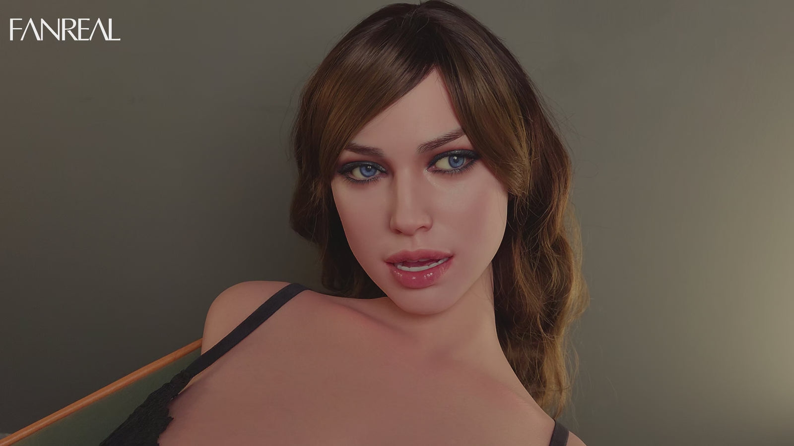 Della Vartalo seksinukke (FanReal Doll 111cm F-cup RST silikoni)