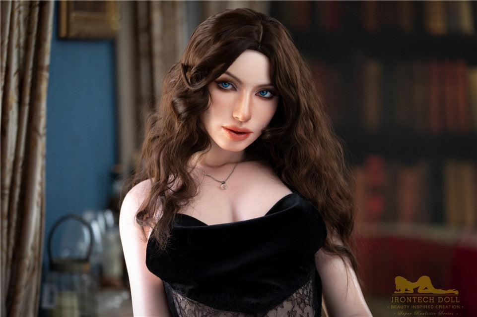 Esmeralda Sex doll (Irontech Doll 166cm c-cup S28 silicone)