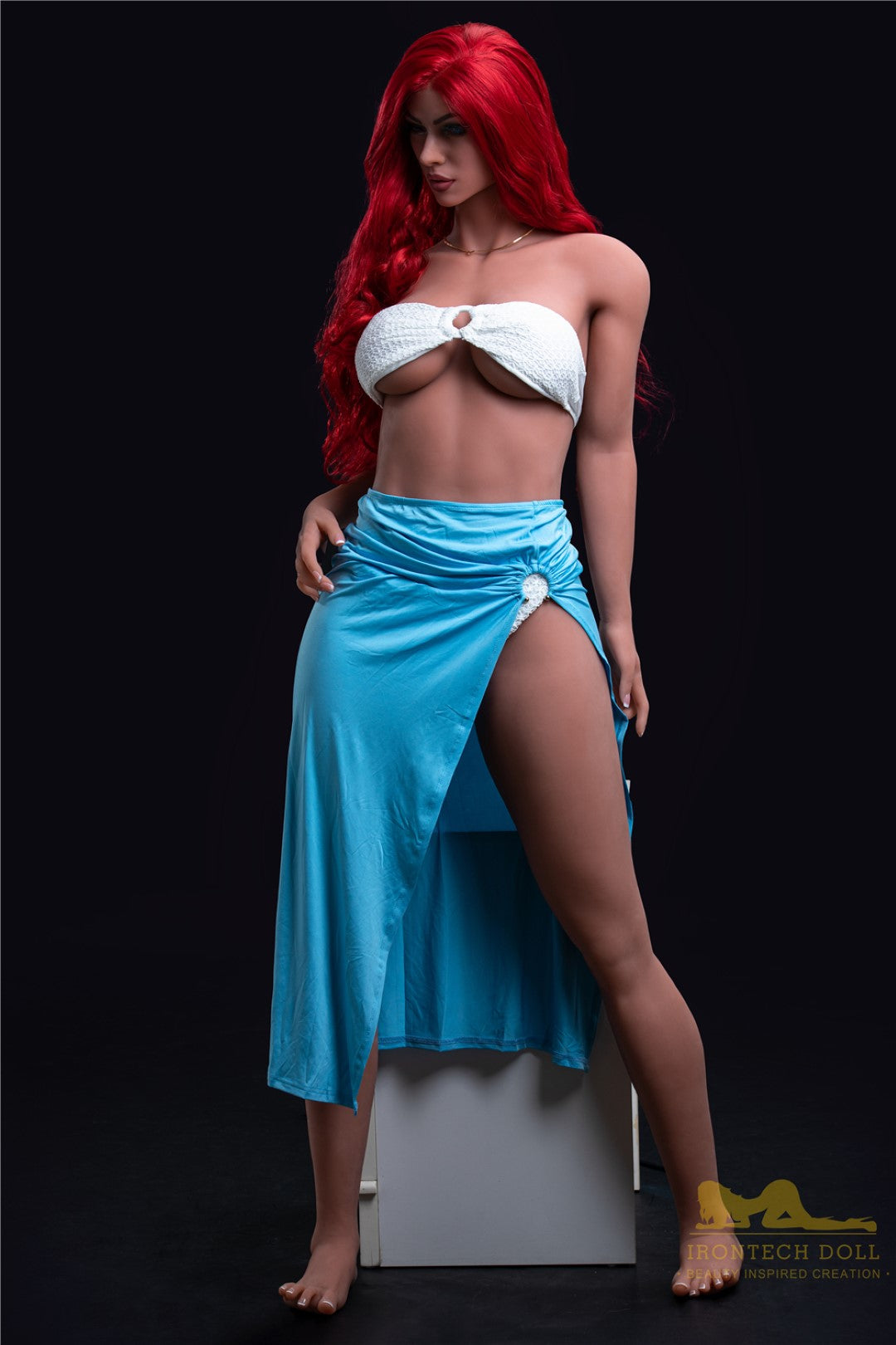 Karmiininpunainen seksinukke (Irontech Doll 171 cm D-cup #85 TPE)