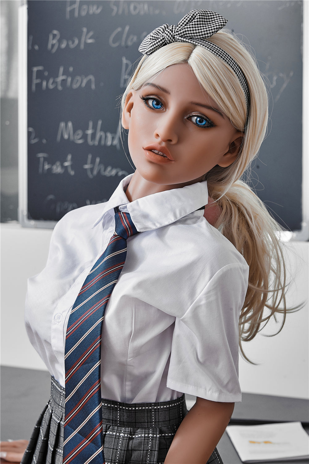 Victoria seksinukke (Irontech Doll 150 cm B-cup #50 TPE)