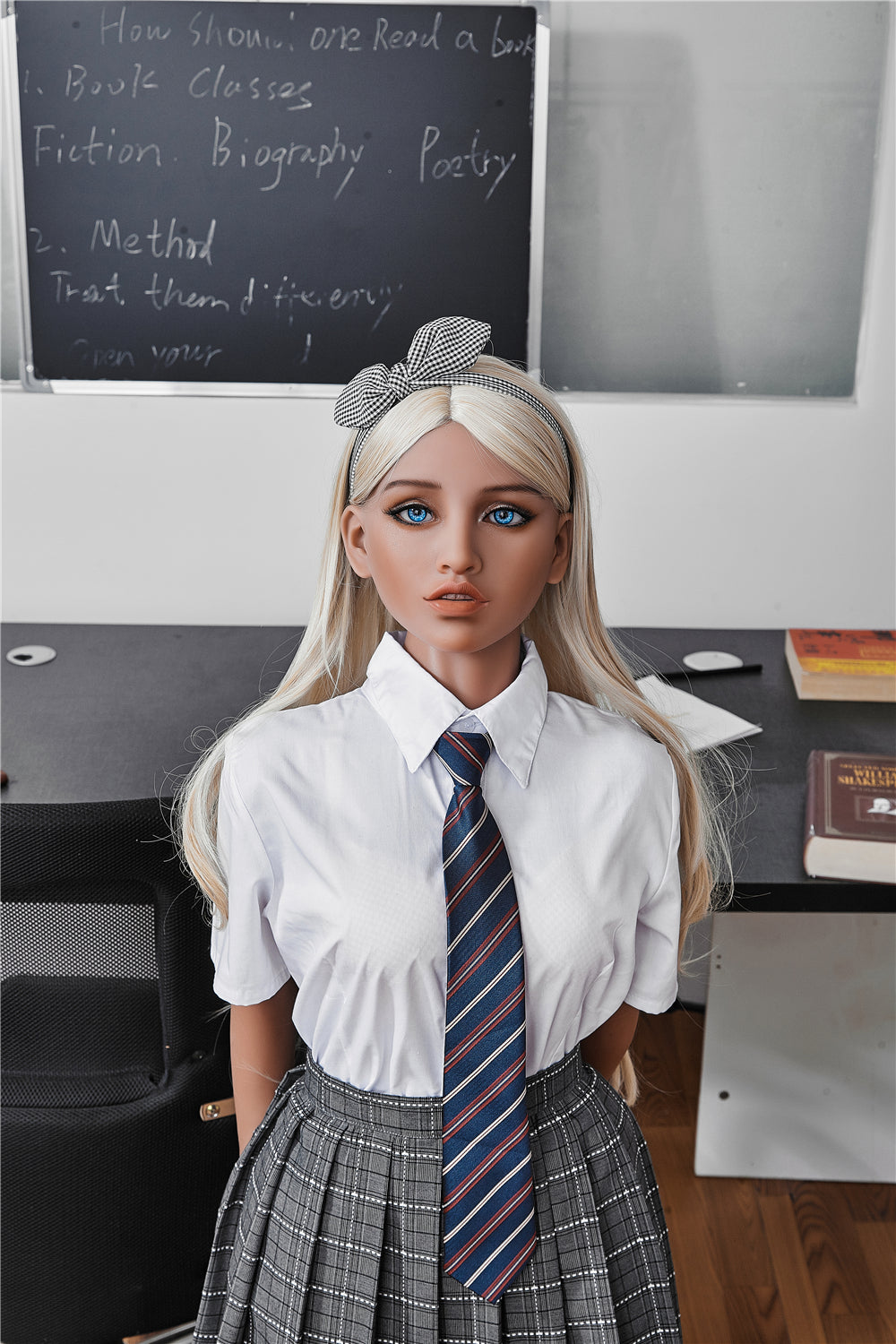 Victoria seksinukke (Irontech Doll 150 cm B-cup #50 TPE)