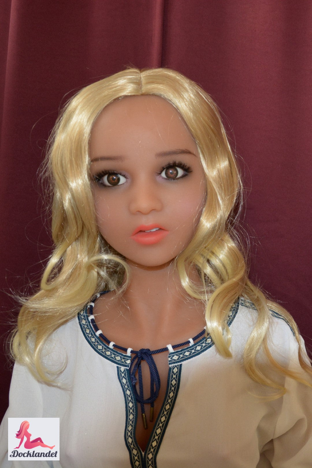 Hampaat ja kielen asetukset (WM-Doll)